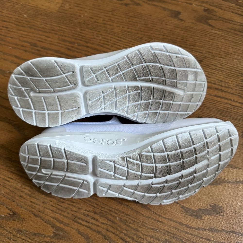 Oofos OOMG Sport Low Shoe White Women's - Picture 8 of 14